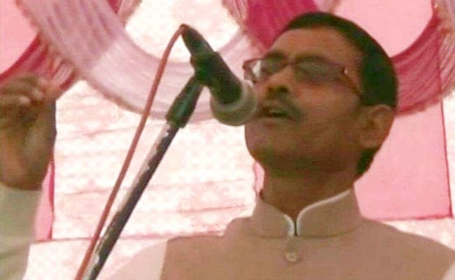 BJP MLA का विवादास्पद बयान, कहा- कुछ नालायक नेताओं ने बिना ''दाढ़ी'' वालों को रोक कर खड़ी की मुसीबत