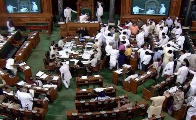 लोकसभा में लगे पाकिस्तान मुर्दाबाद के नारे, पुलवामा के शहीदों को दी गयी श्रद्धांजलि