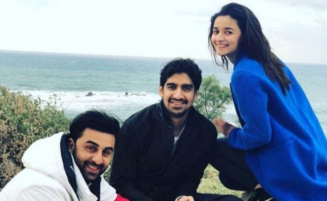 ''ब्रह्मास्त्र'' के लिए इजराइल पहुंचे रणबीर-आलिया, तसवीर आई सामने