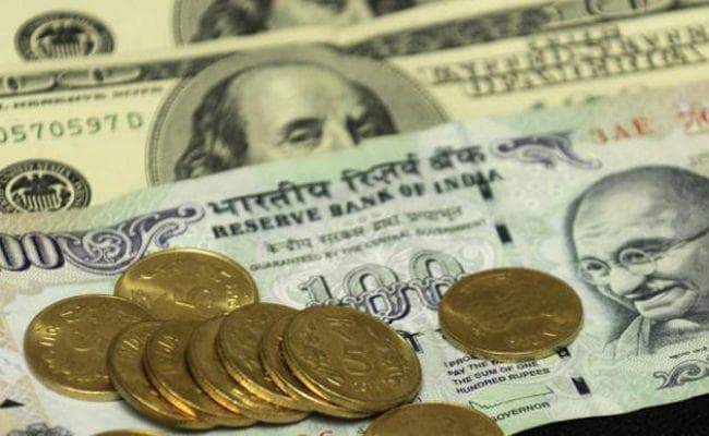 रुपया आठ पैसे टूट कर भी ढाई साल के उच्च स्तर पर