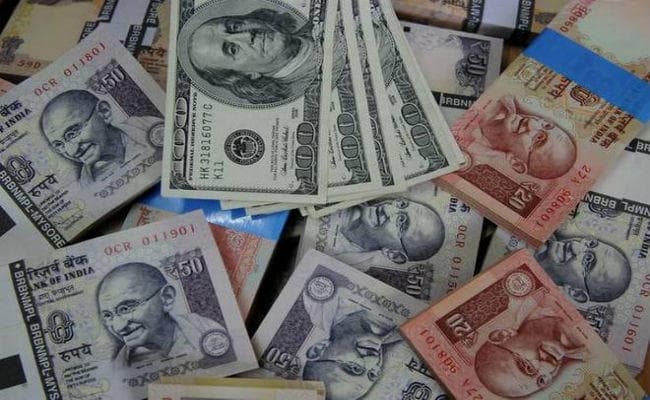 शुरुआती कारोबार में रुपया 10 पैसे सुधरा