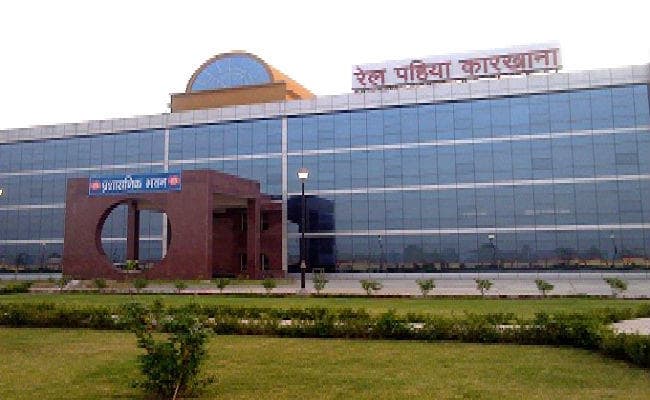 रेल चक्का फैक्टरी में पाईप फटने से तकनीशियन घायल, पटना रेफर किया गया