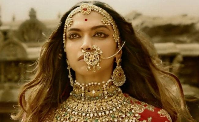 फिर करणी सेना के तेवर चढ़े, ''पद्मावती'' रिलीज पर दी अंजाम भुगतने की धमकी