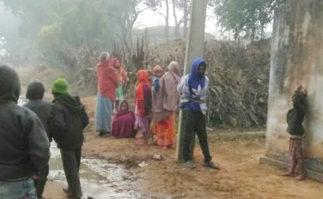 शराबी बेटे ने मां को कुआं में धकेलकर मार डाला, पुलिस के आने तक गांववालों ने पोल से बांधकर रखा