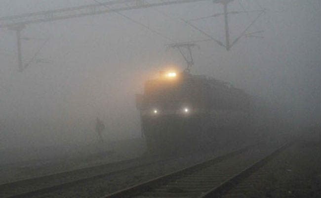 Train News: यात्रीगण कृपया ध्यान दें! कोहरे के कारण 150 ट्रेनें रद्द, यात्रा करने से पहले देखिए पूरी लिस्ट