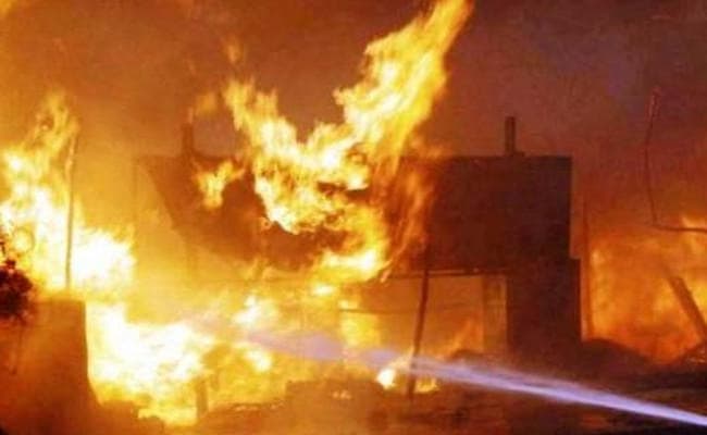 बेंगलुरु में 8 मरे, रेस्टोरेंट में भीषण आग, 5 कर्मचारी जिंदा जले, 3 सफाईकर्मियों की दम घुटने से मौत