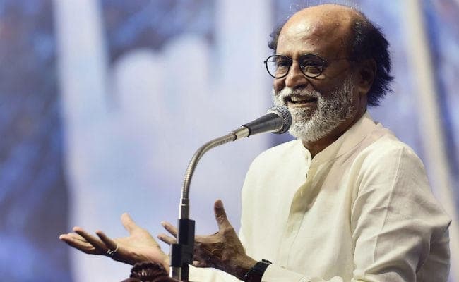 रजनीकांत के हाथों की मुद्रा हमारी कंपनी के लोगो जैसा : मुंबई की कंपनी