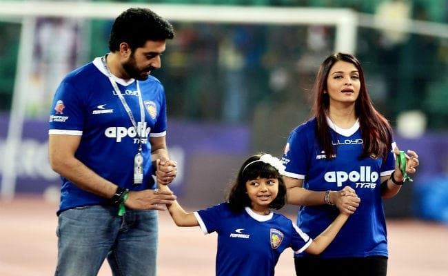 IN PICS : ISL के दौरान अभिषेक, ऐश्वर्या और बेटी अराध्या की मनमोहक अदायें