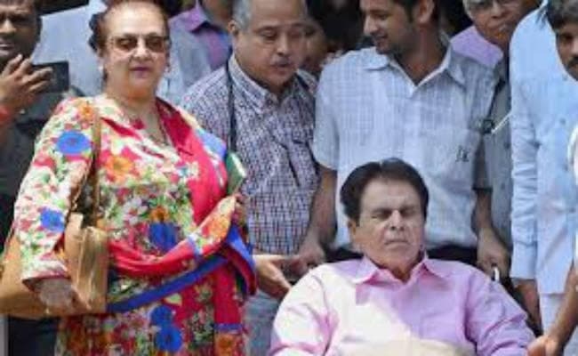 दिलीप कुमार का घर हथियाने की कोशिश, सीएम को खत लिखने के बाद हुई कार्रवाई