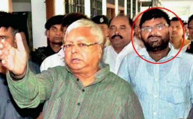 प्रभात खबर डॉट कॉम ग्राउंड इन्वेस्टिगेशन : लालू प्रसाद का सेवक मदन व शिकायतकर्ता सुमित हैं चाचा-भतीजा