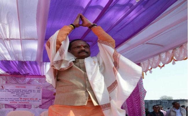 गुमला में हो रहे मुर्गीपालन का प्रधानमंत्री भी करते हैं तारीफ : रघुवर दास