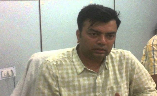 बिहार : आईएएस दीपक आनंद की पत्नी का खोला गया लॉकर.....जानिए क्‍या हुआ बरामद