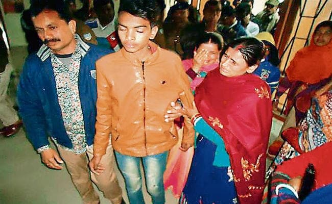 झारखंड : खूंटी से अपहृत पीयूष को 19 दिनों बाद पुलिस ने कराया मुक्त