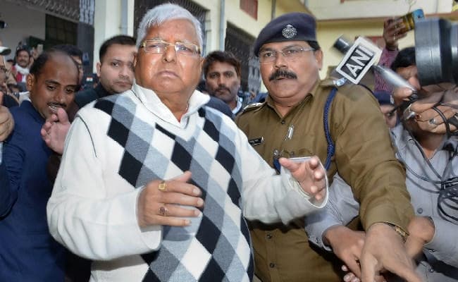 फर्जी केस : लालू चार बजे और सेवक 6:35 बजे गये जेल