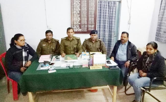 Jharkhand : भाजयुमो के ग्रामीण जिलाध्यक्ष के चाचा के होटल में चल रहा था देह व्यापार, जमशेदपुर का जोड़ा गिरफ्तार