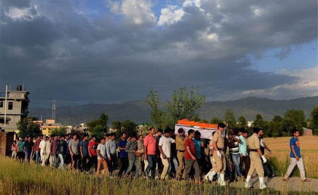 जम्मू-कश्मीर के मुकाबले छत्तीसगढ़ में अधिक शहीद होते हैं पुलिस के जवान