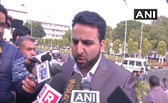 पीडीपी विधायक ने कहा- आतंकियों को मारें नहीं, वे हमारे भाई हैं