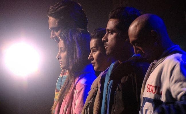 Bigg Boss 11: आकाश के बेघर होने से भर आईं शिल्पा की आंखें, विकास हो गये ”मतलबी”