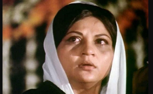 मां की संपत्ति को लेकर निरुपा रॉय के बेटों के बीच ''दीवार''