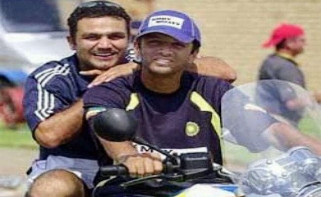 ''चीन की दीवार टूट सकती है, लेकिन द्रविड को हिलाना मुश्किल'' - पढ़ें सहवाग का अनोखा ट्वीट