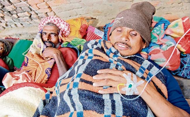 बिहार : भोज में विषाक्त खाने से दो सौ से अधिक लोग बीमार