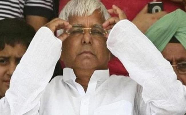 लालू प्रसाद यादव को जेल में राजनीतिक कैदी की नहीं मिल रही है सुविधा, जज से की शिकायत