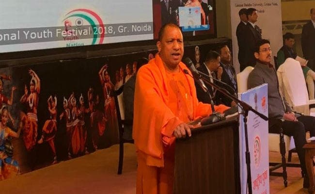 पीएम मोदी ने कुछ यूं की ट्विटर वीर योगी आदित्यनाथ की तारीफ