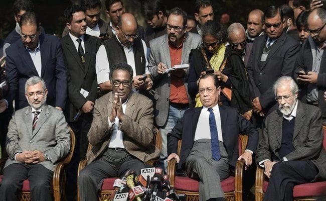 सुप्रीम कोर्ट के चार वरिष्ठतम जजों का वस्तुत: सीजेआई के खिलाफ बगावत, कहा-लोकतंत्र खतरे में