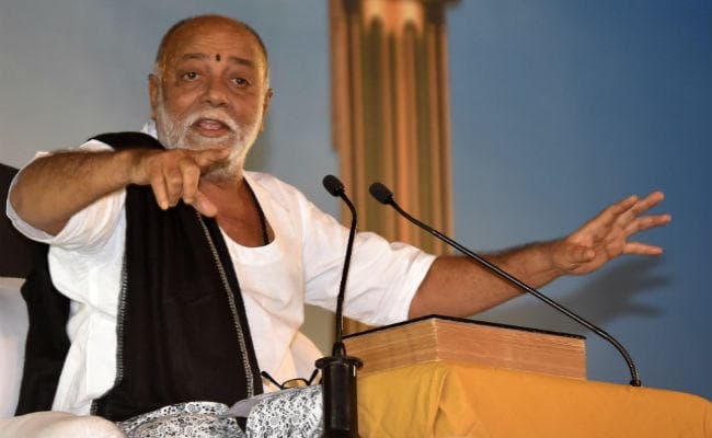 प्रजा का हाल जानना राजा का धर्म : मोरारी बापू, कहा- बिहार में नशाबंदी नीतीश कुमार का सराहनीय कदम