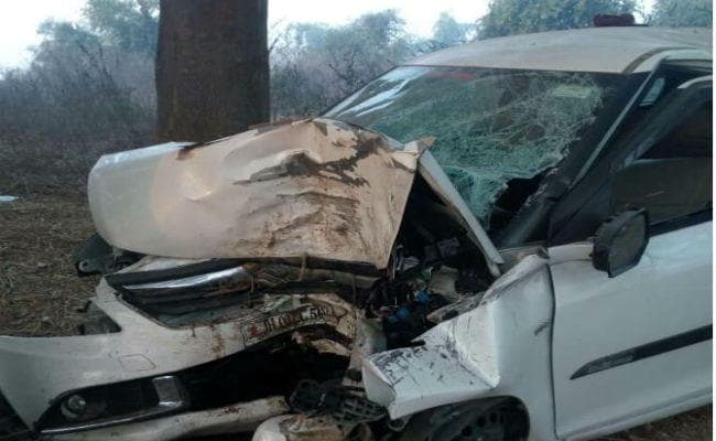 पलामू :  छठी समारोह से लौट रहे थे पांच दोस्त, सड़क हादसे में तीन की मौत, दो घायल