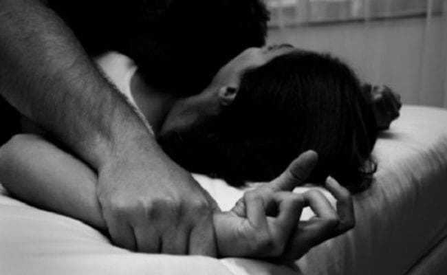 NRI ने शादी के बहाने महिला प्रोफेसर का किया Rape, और कर दिया Video Viral...!