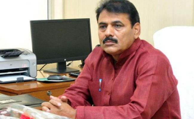 अल्पसंख्यक आयोग के अध्यक्ष ने दिया रिजवी को जवाब, आतंकवादी नहीं, आईएएस पैदा करते हैं मदरसे