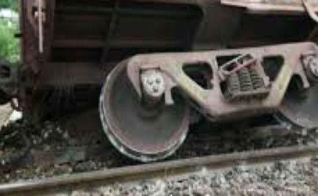 दामोदर एक्सप्रेस संटिंग के दौरान बेपटरी