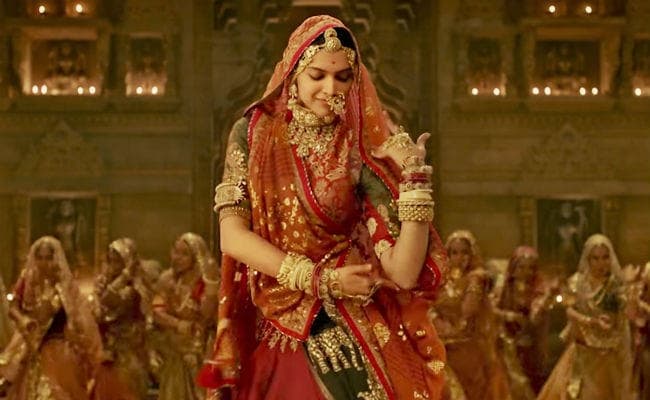 Padmavat Controversy: रतलाम में ''घूमर'' गाना बजने पर स्‍कूल में तोड़-फोड़, 4 लोग गिरफ्तार
