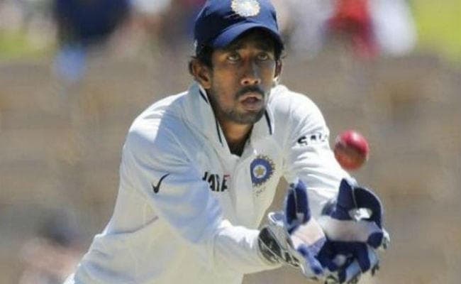 टीम इंडिया को झटका, साहा टीम से बाहर - तीसरे टेस्ट में कार्तिक को मौका