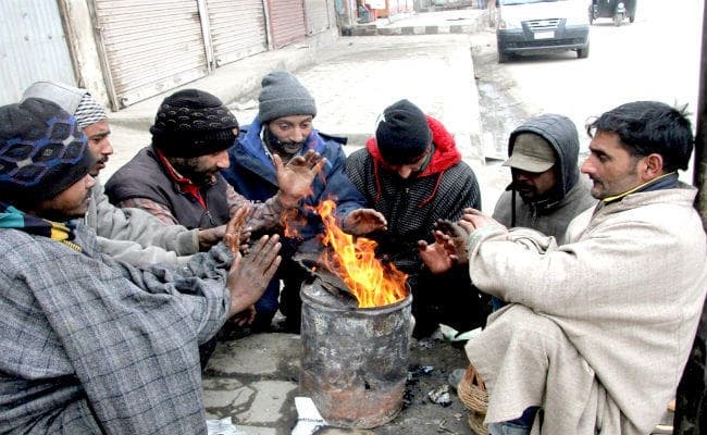 उत्तर भारत में कड़ाके की ठंड का प्रकोप जारी, कारगिल का तापमान शून्य से 19 डिग्री नीचे पहुंचा