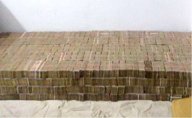 उत्तर प्रदेश : कानपुर से 96 करोड़ रुपये की पुरानी नकदी जब्त, 16 लोग गिरफ्तार, देखें वीडियो