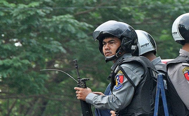 म्यांमार हिंसा : रखाइन बौद्धों पर पुलिस ने चलायी गोलियां, सात की मौत