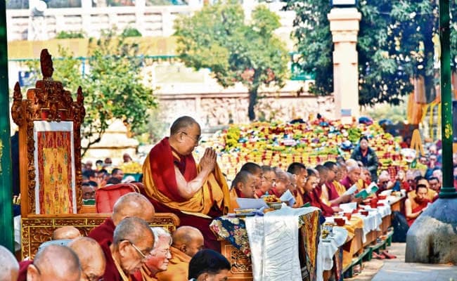 बिहार : विश्व शांति को ''निगमा मोनलम चेन्मो'' पूजा शुरू, शुभारंभ बौद्ध धर्मगुरु दलाई लामा ने किया