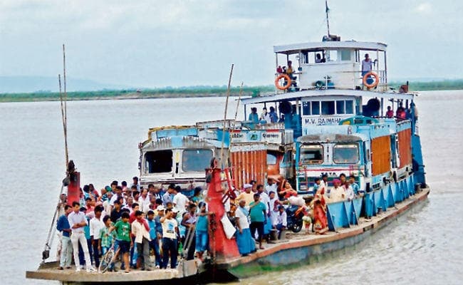 बिहार : कोहरे की मार, भटका स्टीमर, बीच गंगा में 150 यात्रियों की कटी रात