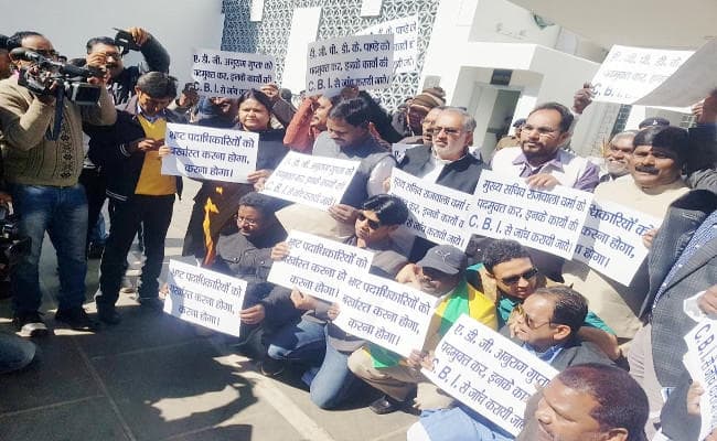 Jharkhand : बजट सत्र के तीसरे दिन भी विधानसभा में हंगामा, हंगामे के बीच 1738.69 करोड़ का अनुपूरक बजट पेश