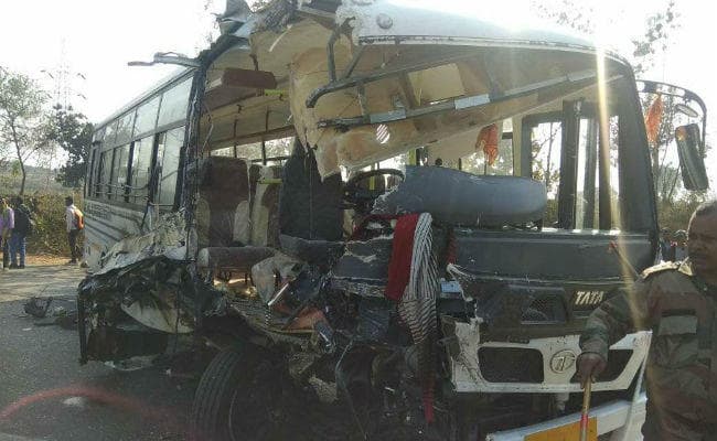 रामगढ़ : नालंदा से रजरप्पा आयी बस दुर्घटनाग्रस्त, दो की मौत, 24 घायल