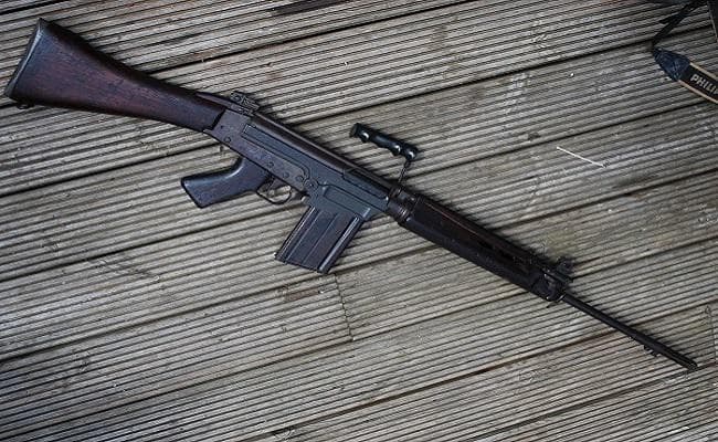 सीएम नीतीश के आवास के बाहर खुद की फायरिंग में घायल हुआ सुरक्षाकर्मी