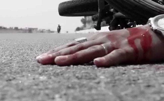 Road Accident: ट्रक ने सात लोगों को कुचला, तीन की मौत और चार गंभीर रूप से घायल