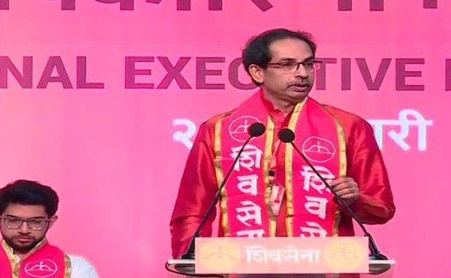 भाजपा से नाता तोड़कर अगला लोकसभा चुनाव अकेले लड़ेगी शिवसेना, विपक्ष ने उड़ायी खिल्ली