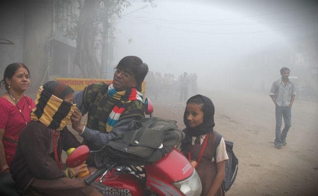 बारिश और बर्फबारी ने उत्तर भारत में बढ़ायी ठंड, सप्लाई पाइप के भीतर ही जम गया पानी