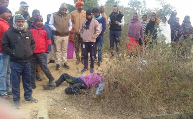 IN PICS : कोडरमा कोर्ट के मुंशी की गला रेतकर हत्या, रेल पटरी के पास मिला शव