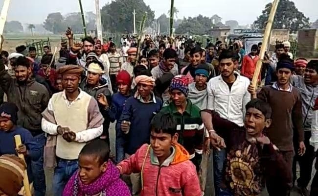 मूर्ति विसर्जन के दौरान बजाया लालू के समर्थन में गाना, 2 गांवों में खूनी संघर्ष , पढ़ें