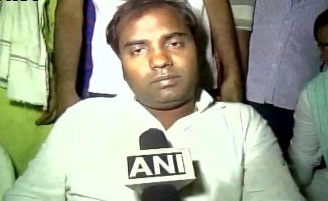 लालू के समर्थन में बजा गाना और जातीय संघर्ष में जलने लगा भोजपुर जिला, RJD विधायक पर FIR, पढ़ें