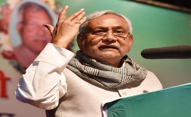 Tweet पॉलिटिक्स पर भड़के नीतीश, JDU ने तेजस्वी को कहा- होटवार जाकर पूछ लीजिए